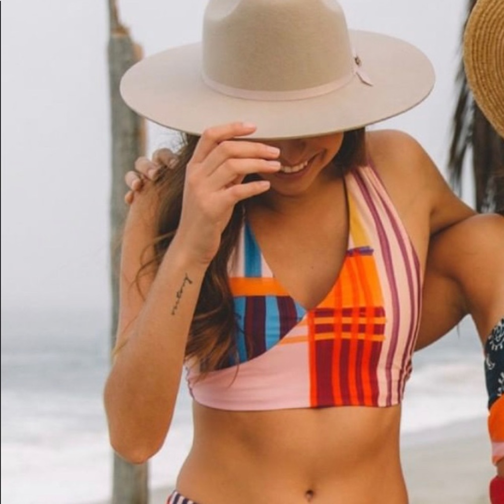 Nani bikini top medium M NWT